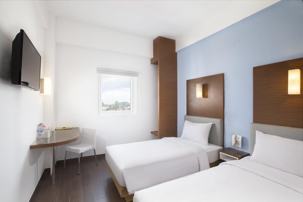 Amaris Hotel Самаринда Экстерьер фото