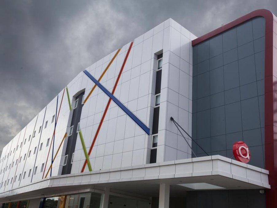 Amaris Hotel Самаринда Экстерьер фото